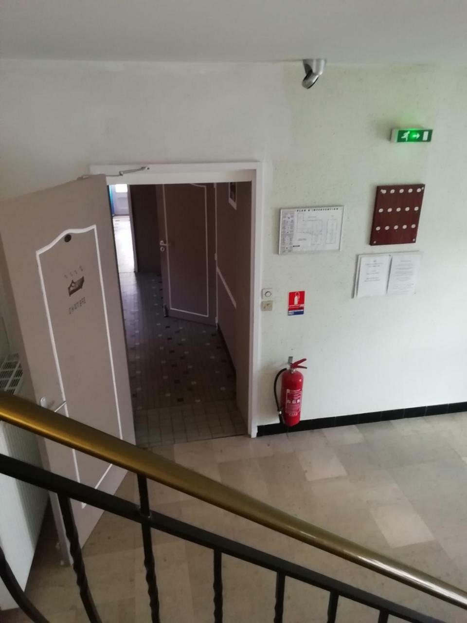 Les Chambres De La Gare نوايير-سور-شير المظهر الخارجي الصورة